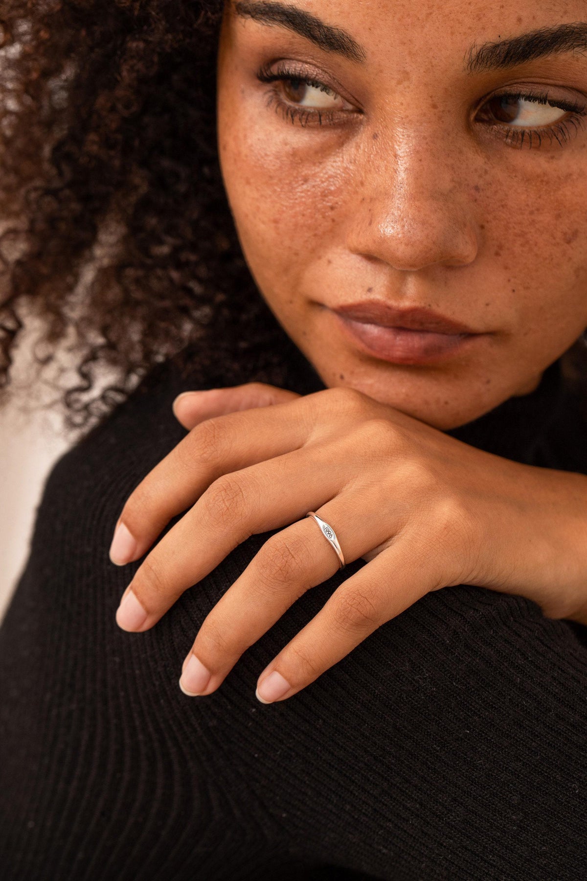 Mini Oval Name Ring — photo 7
