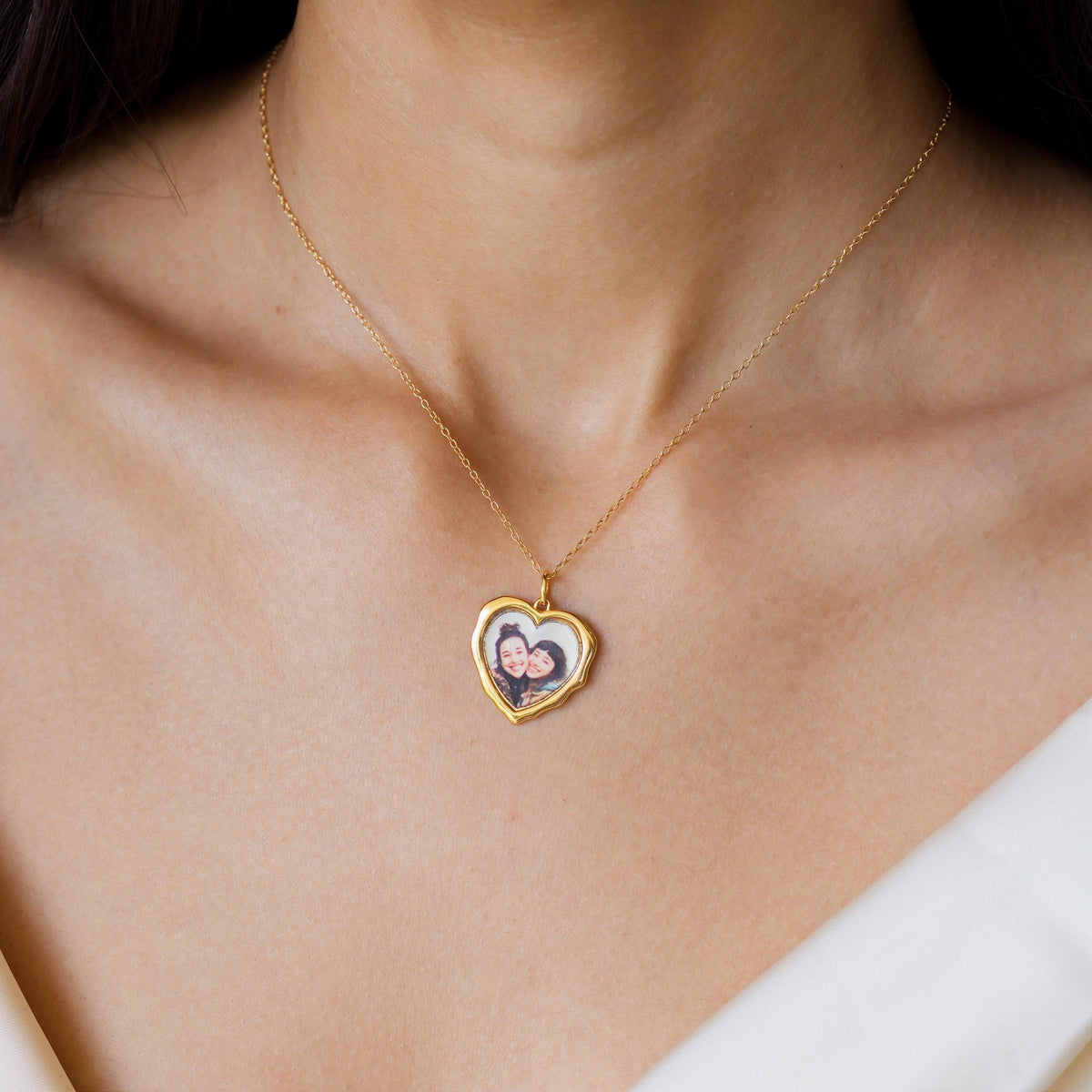 Organic Heart Photo Frame Necklace — photo 2