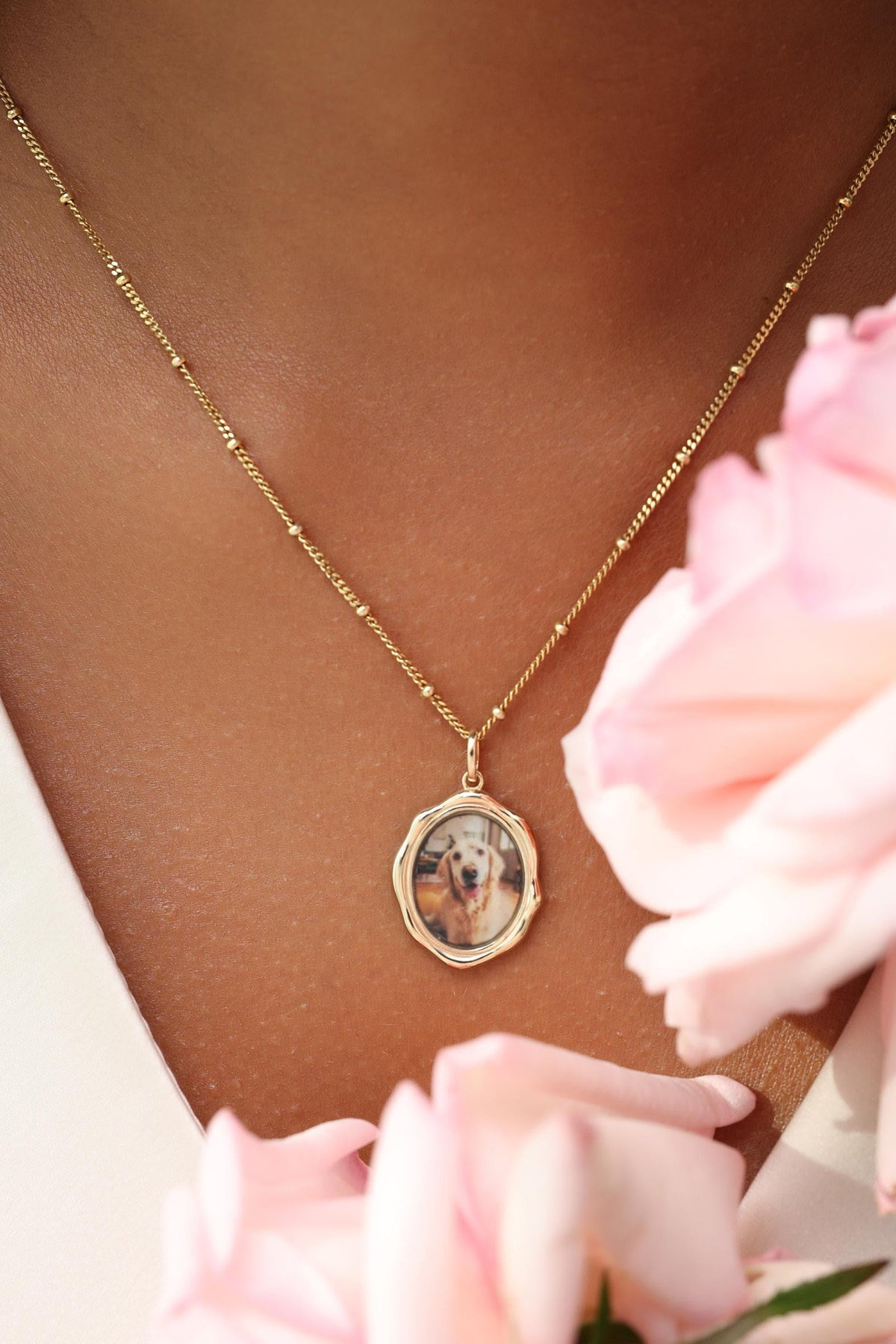 Organic Oval Photo Frame Necklace — photo 3