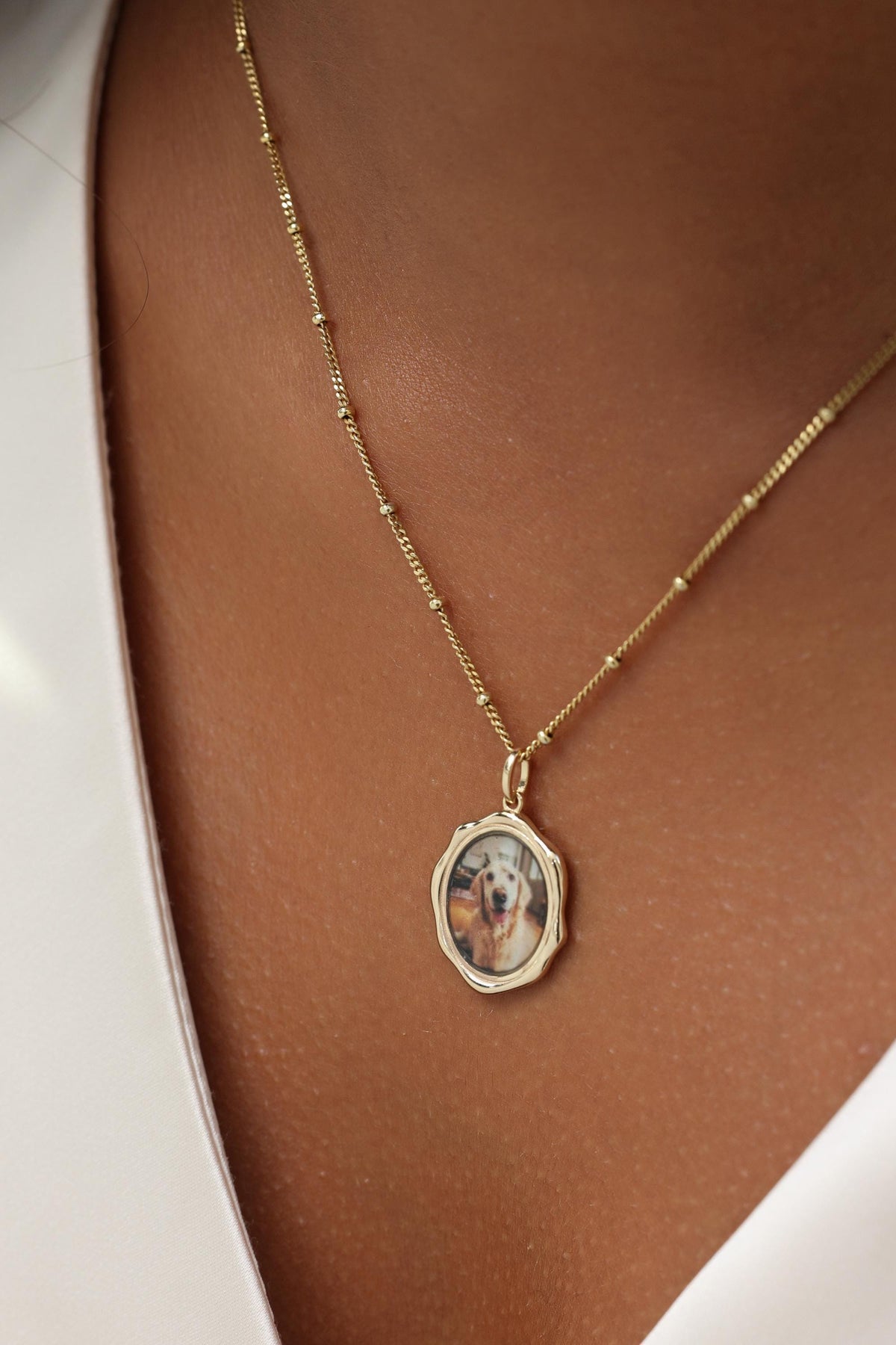 Oval Photo Frame Necklace — photo 5