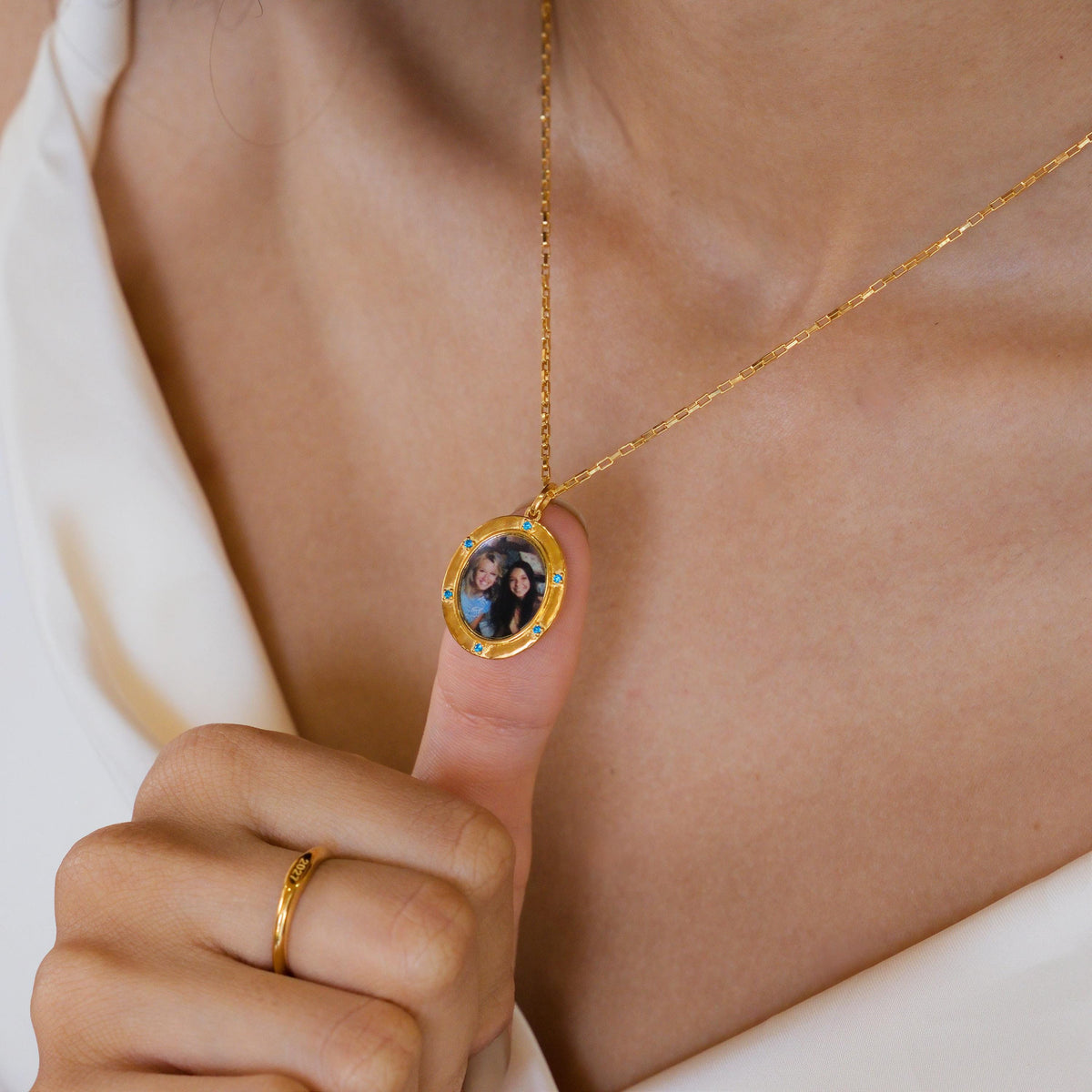 Birthstone Oval Photo Frame Necklace — photo 2