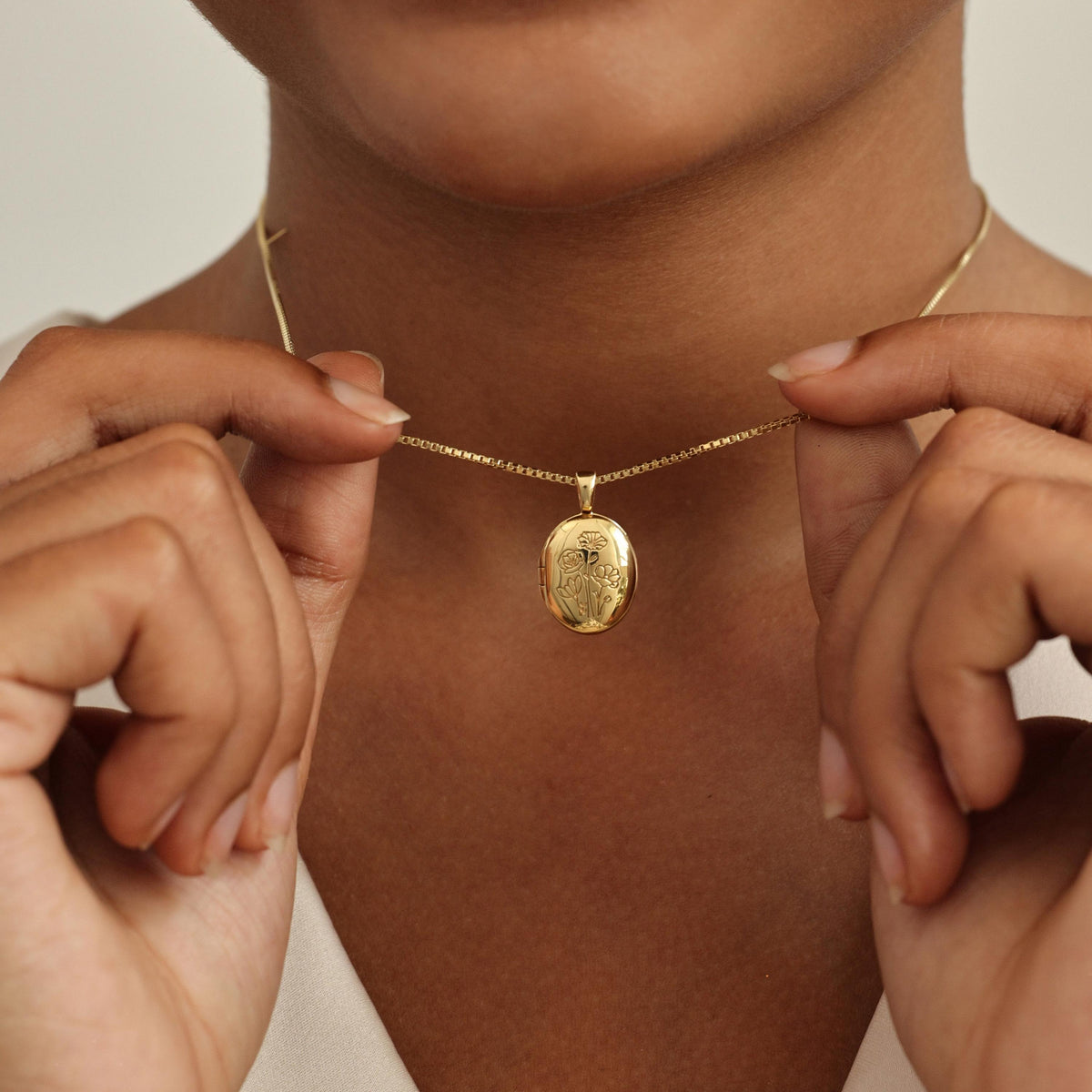Multiple Birth Flower Oval Locket Necklace — photo 9