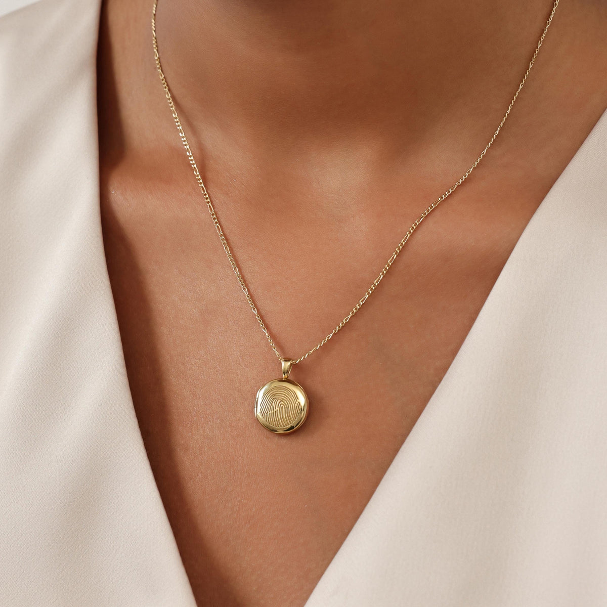 Fingerprint Circle Locket Necklace — photo 6