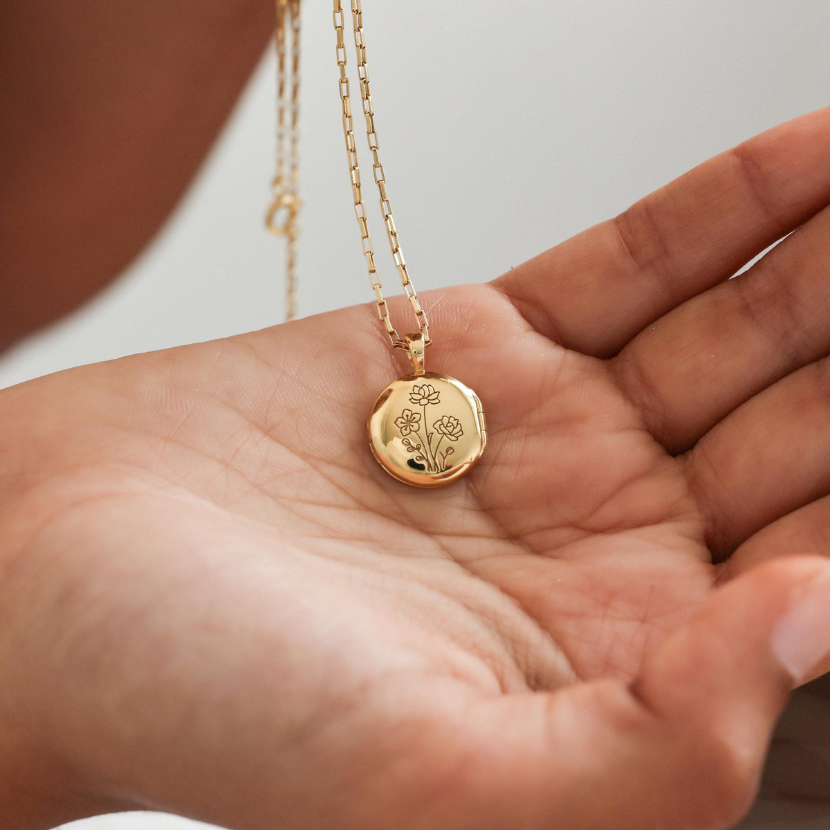 Multiple Birth Flower Circle Locket Necklace — photo 4