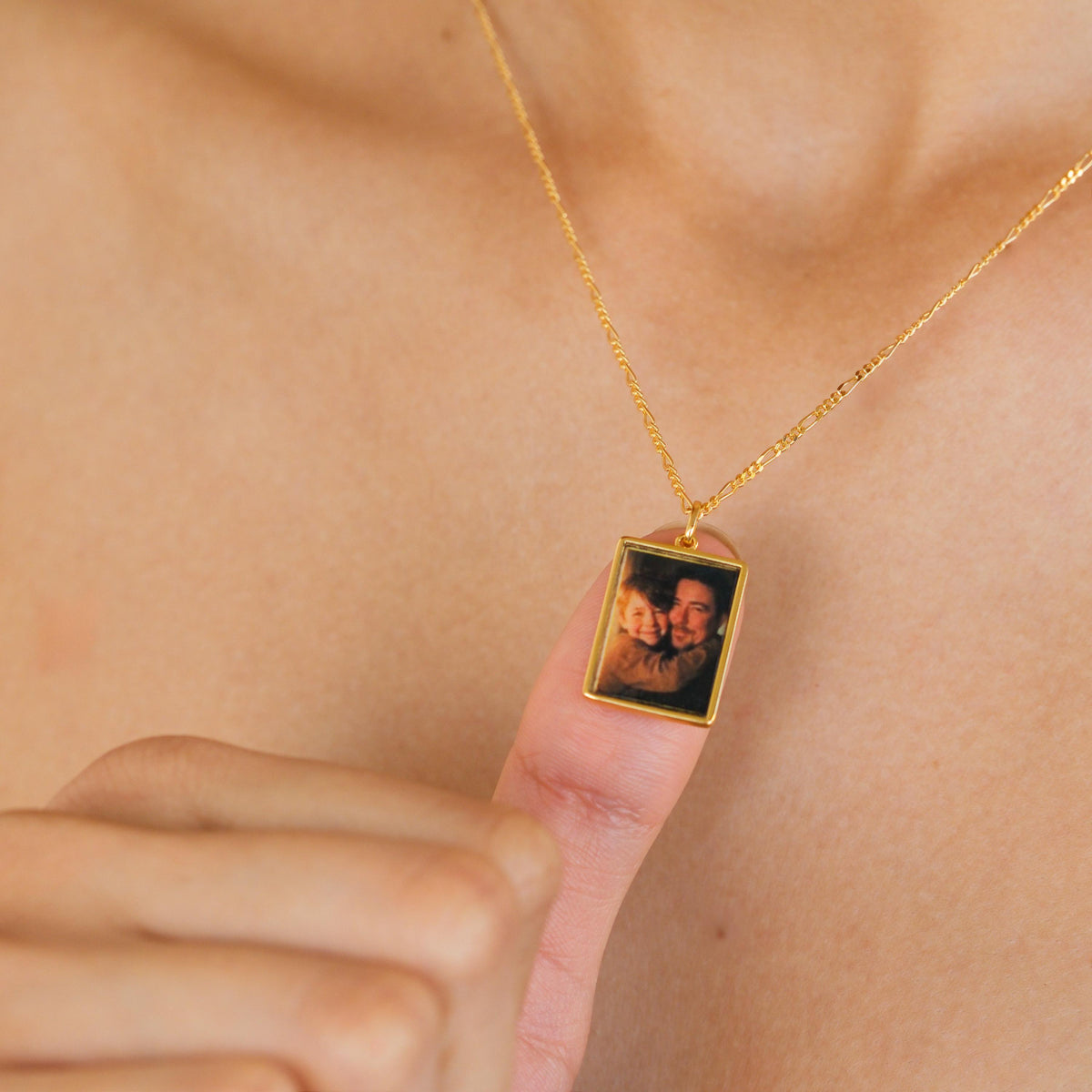 Rectangle Photo Frame Necklace — photo 1