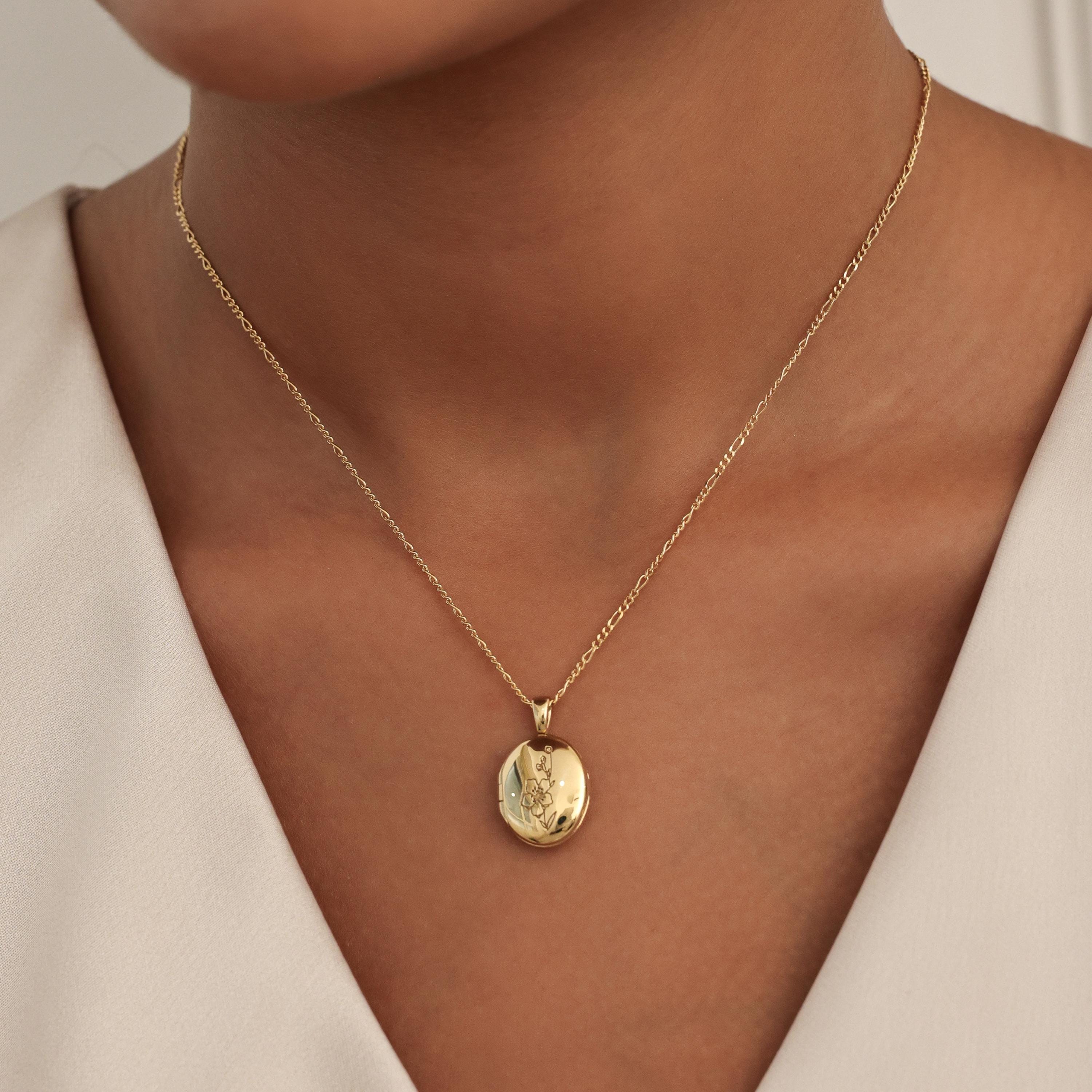 CUSTOM BIRTHFLOWER OVAL LOCKET