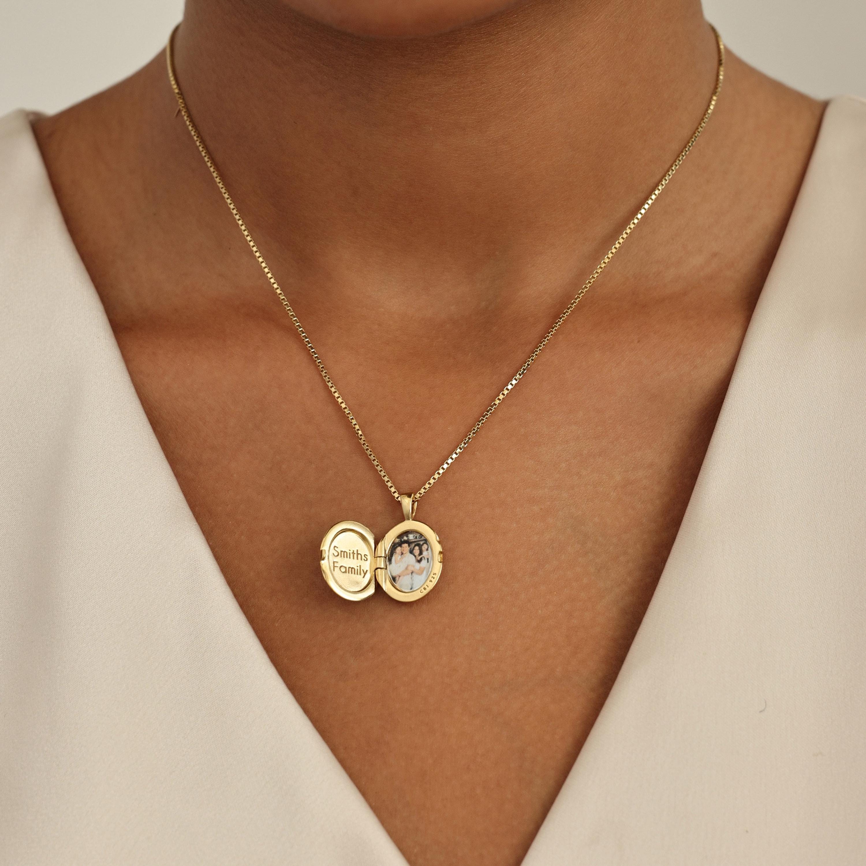 CUSTOM BIRTHFLOWER OVAL LOCKET