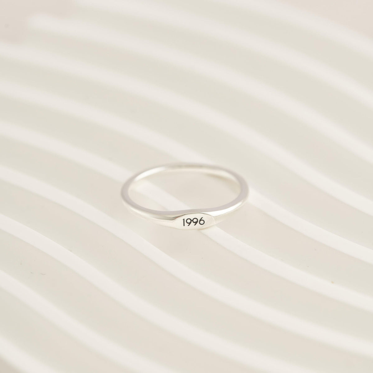 Mini Oval Name Ring — photo 10