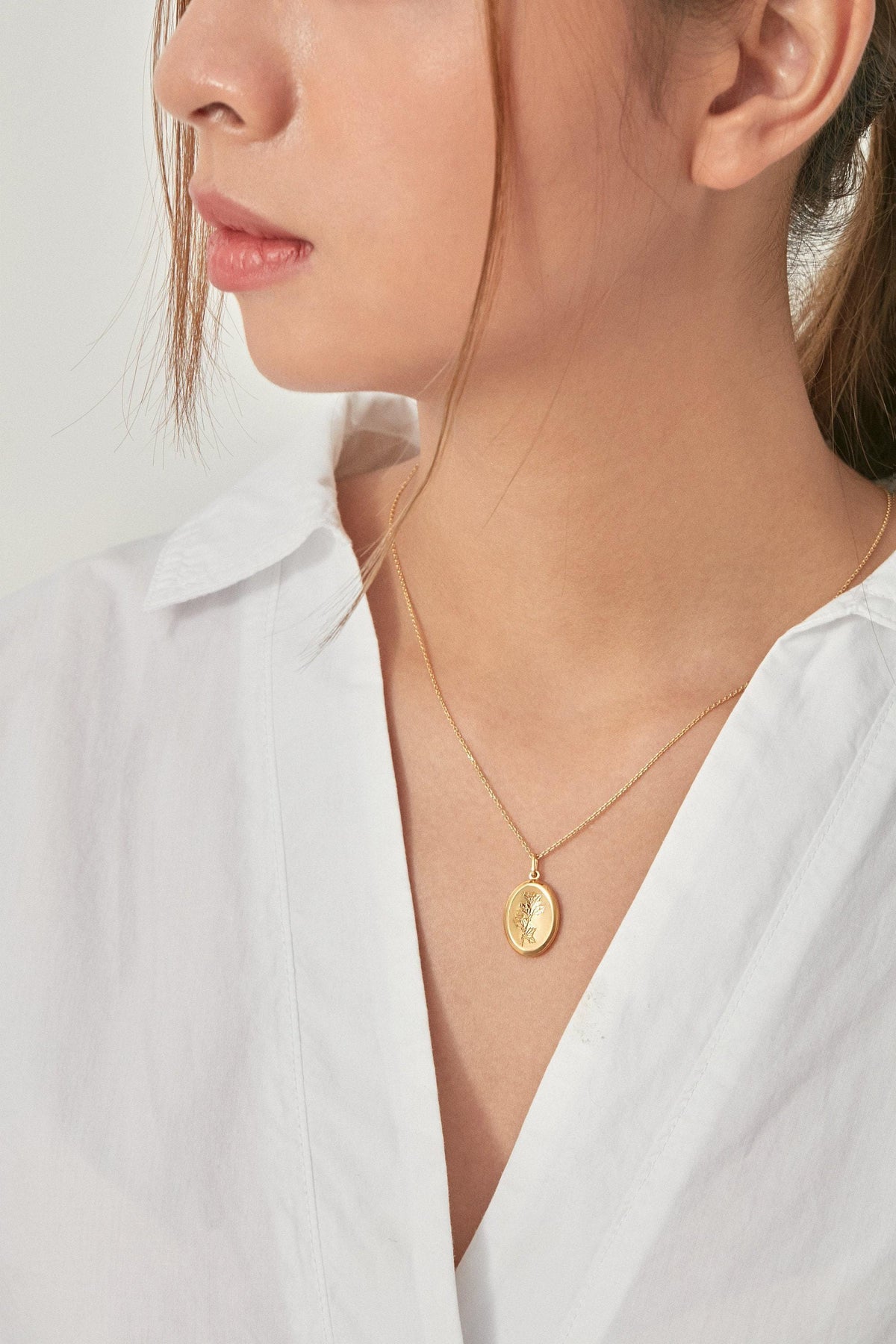 Birth Flower Worry Stone Necklace — photo 3