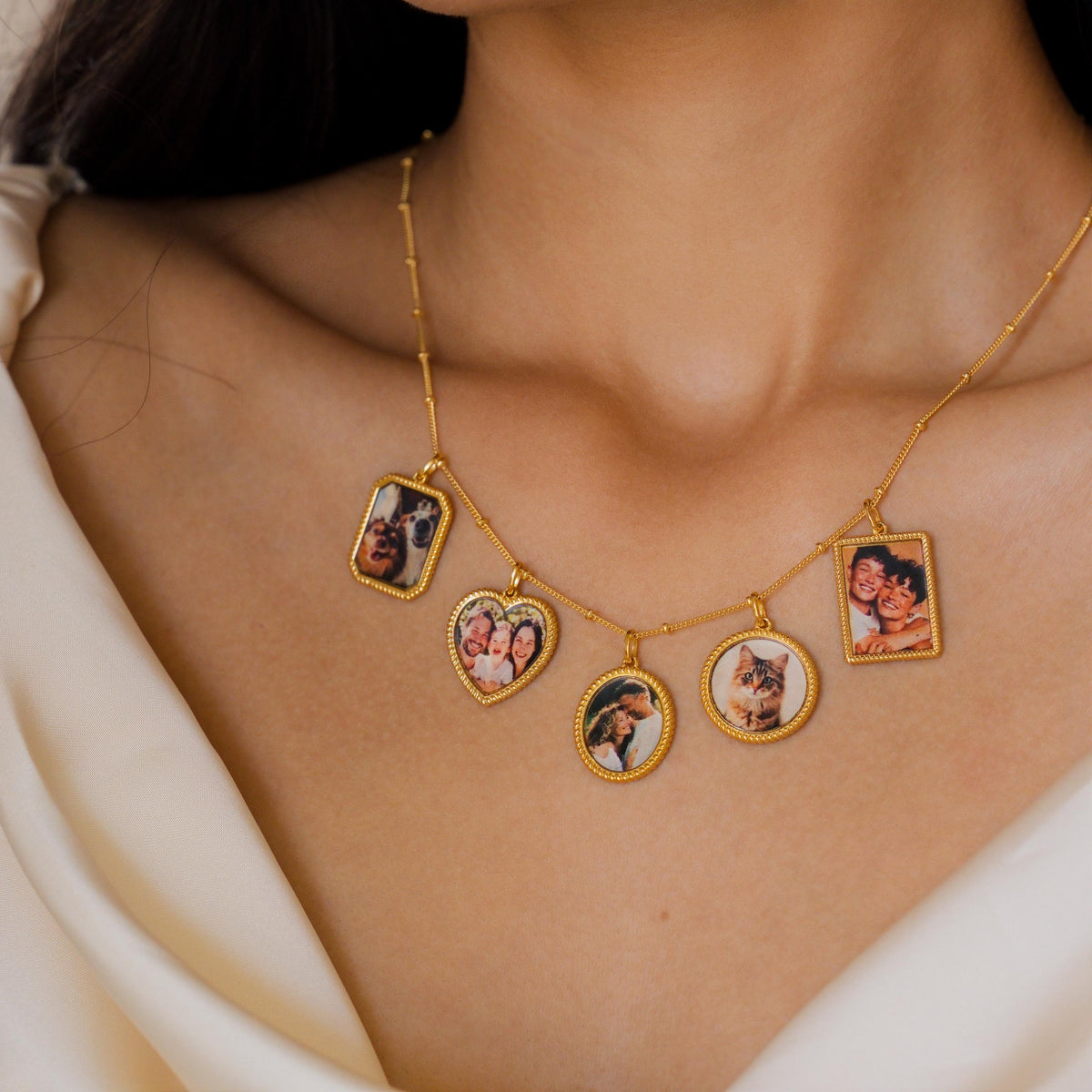 Trim Hexagon Photo Frame Necklace — photo 3