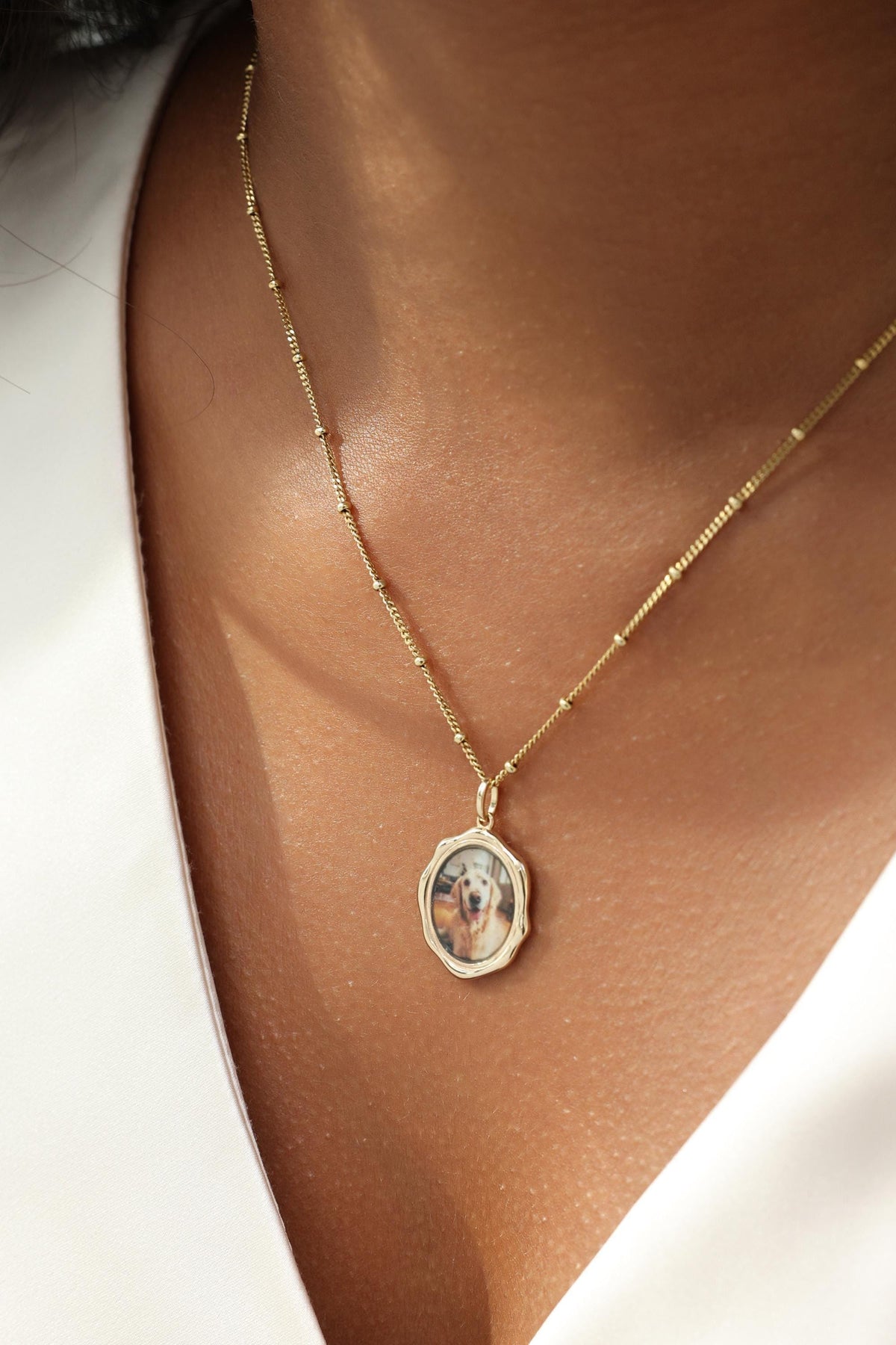 Oval Photo Frame Necklace — photo 4