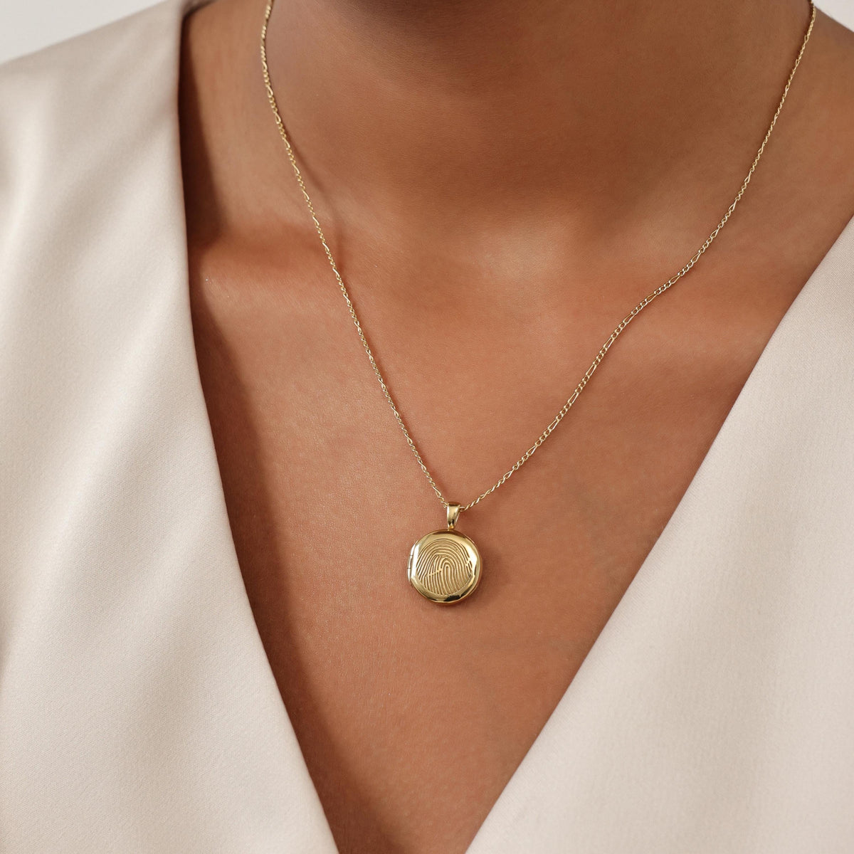Fingerprint Circle Locket Necklace — photo 5