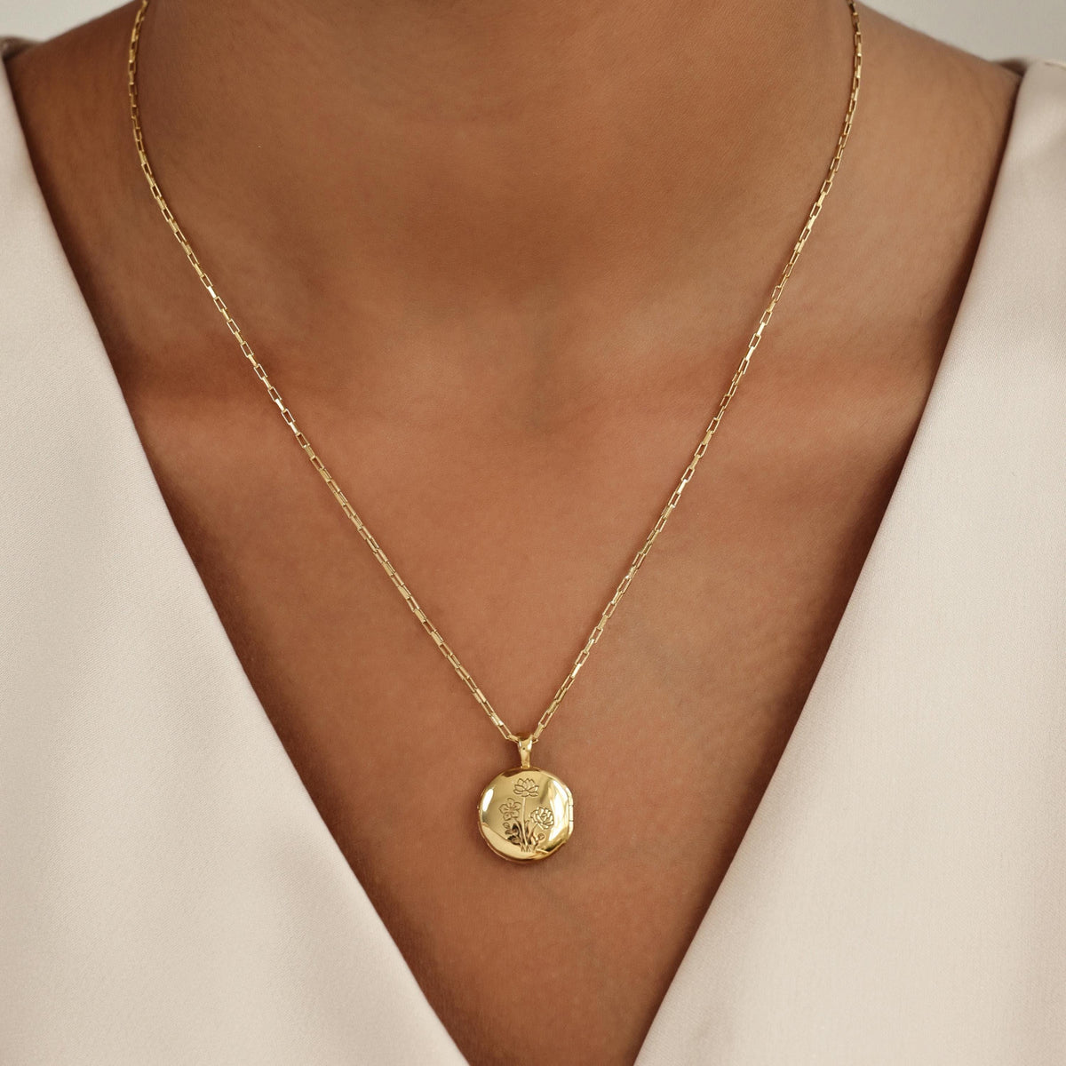 Multiple Birth Flower Circle Locket Necklace — photo 6