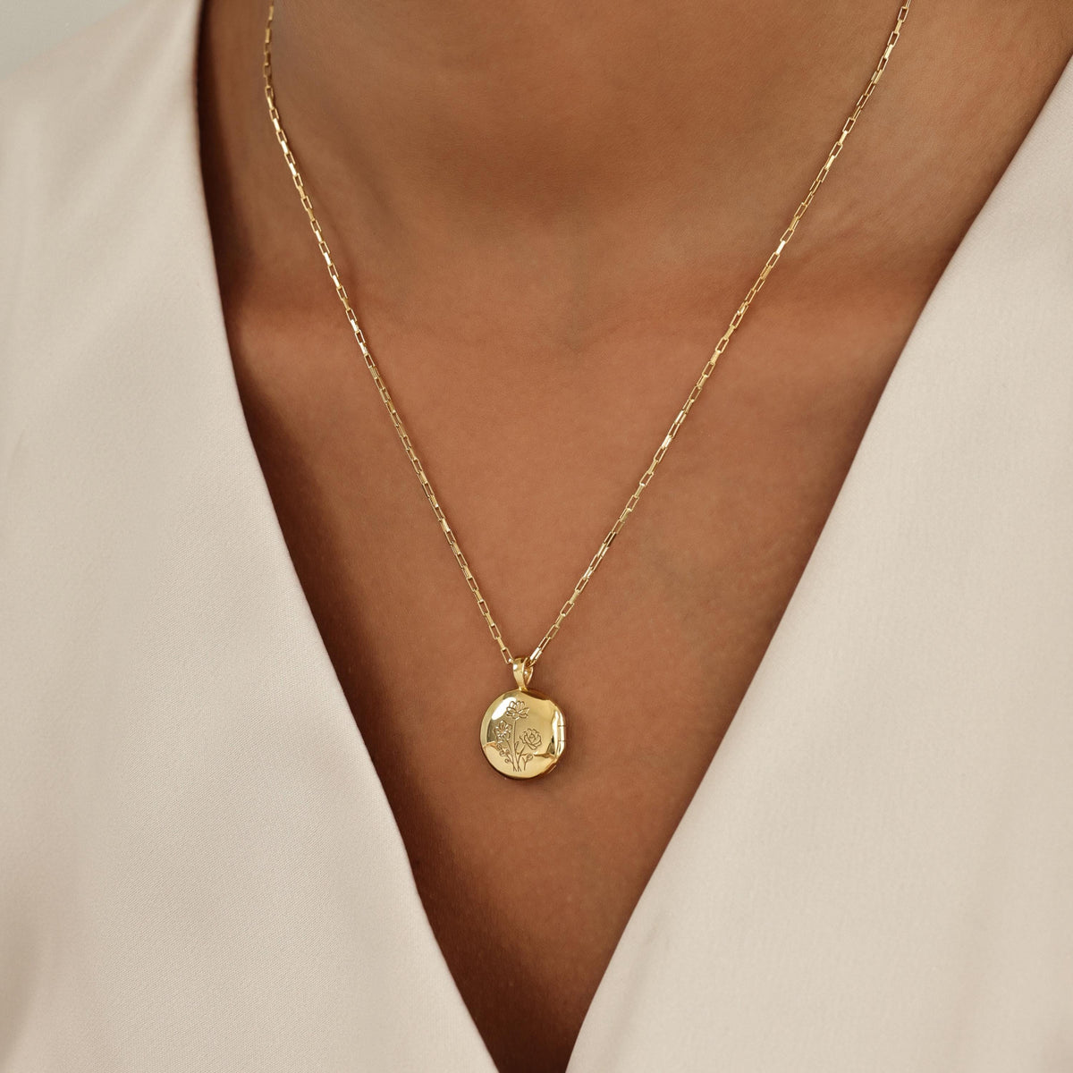Multiple Birth Flower Circle Locket Necklace — photo 7