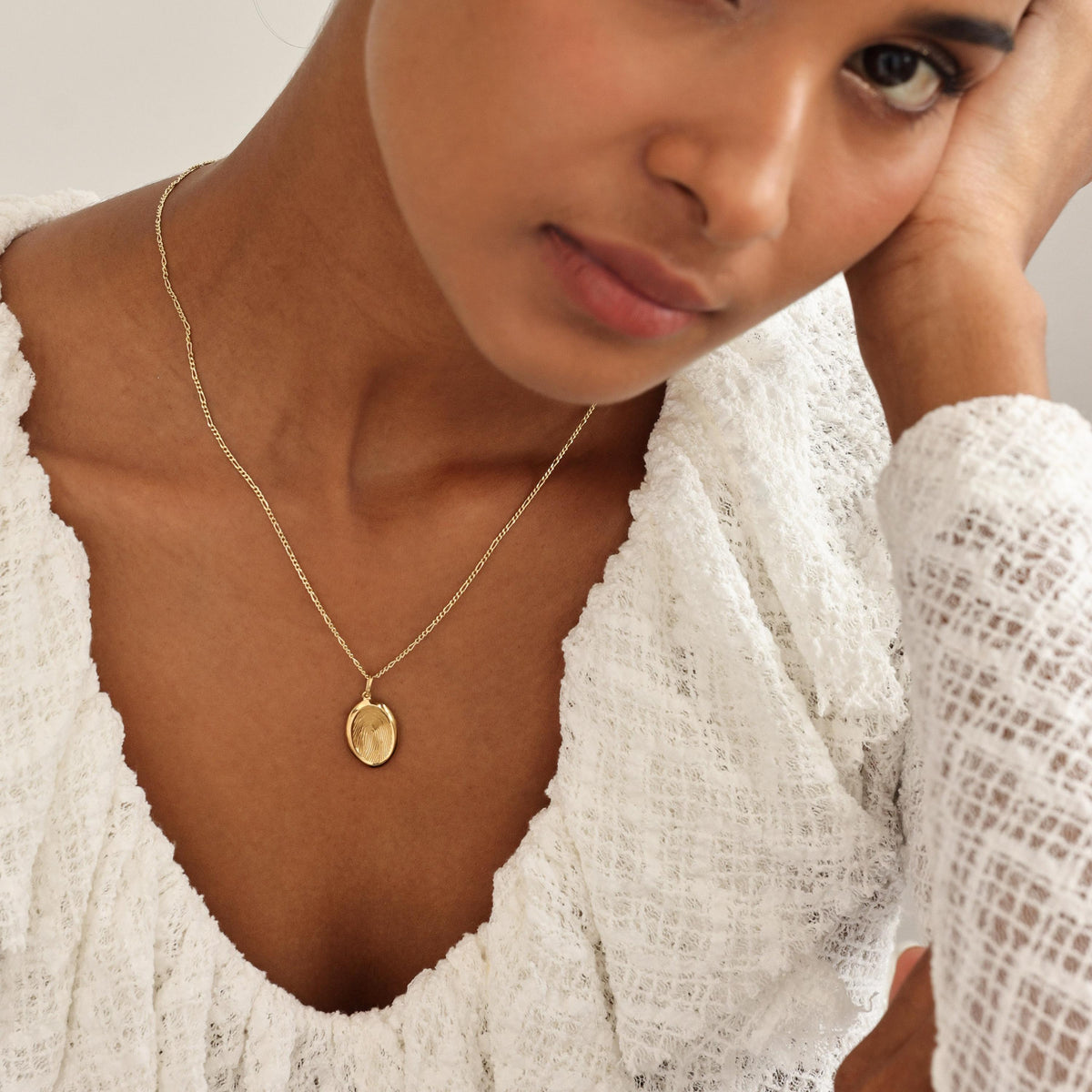 Handwriting Oval Necklace — photo 7