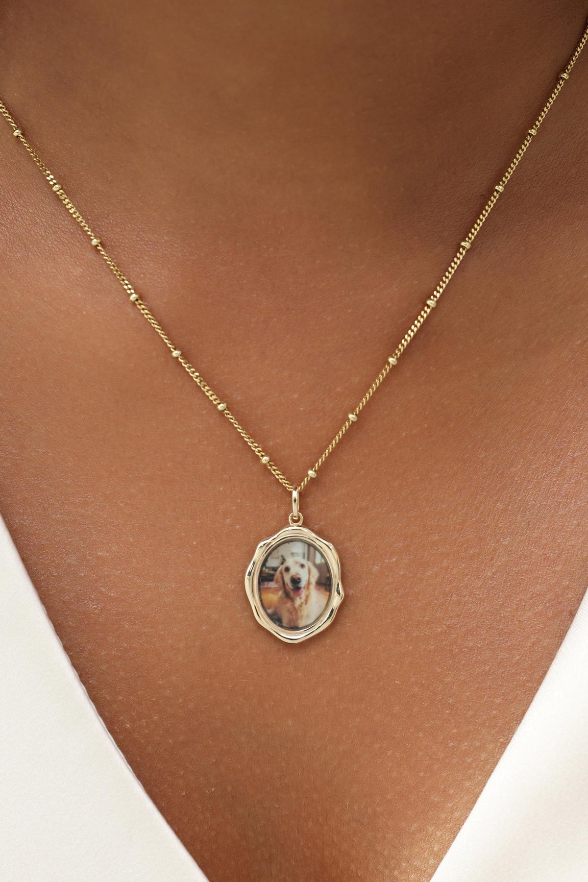 Oval Photo Frame Necklace — photo 1