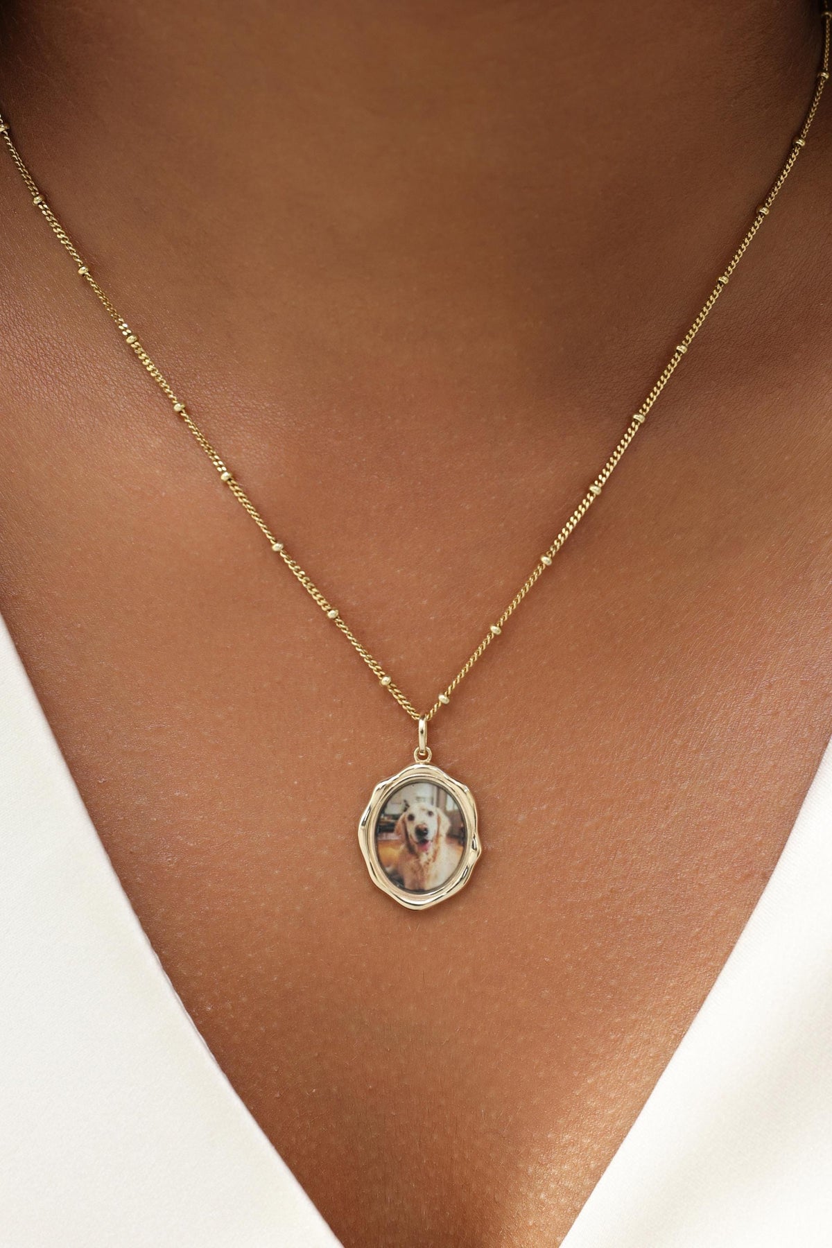 Oval Photo Frame Necklace — photo 2