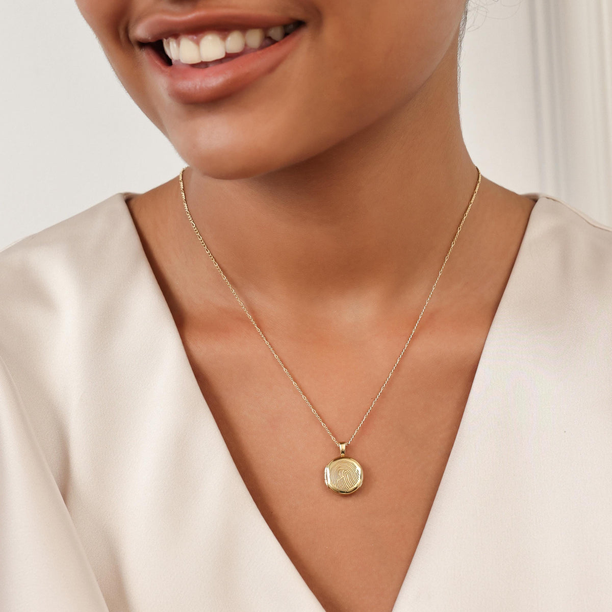 Fingerprint Circle Locket Necklace — photo 3